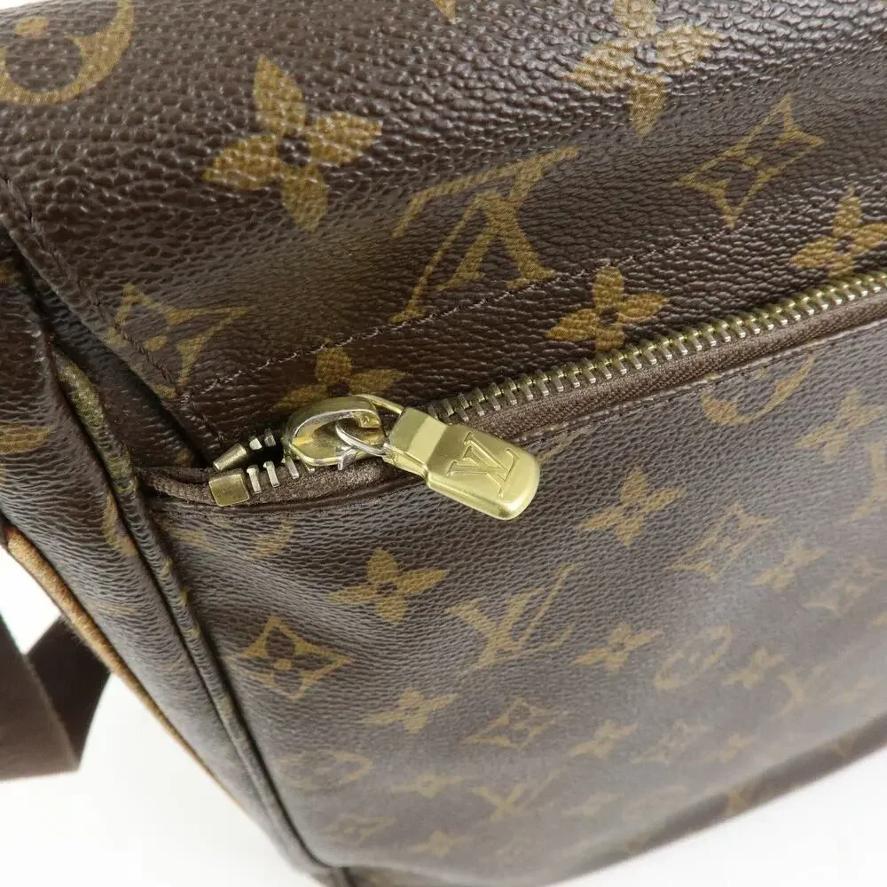 Louis Vuitton Monogram Beaubourg Messenger MM Brown